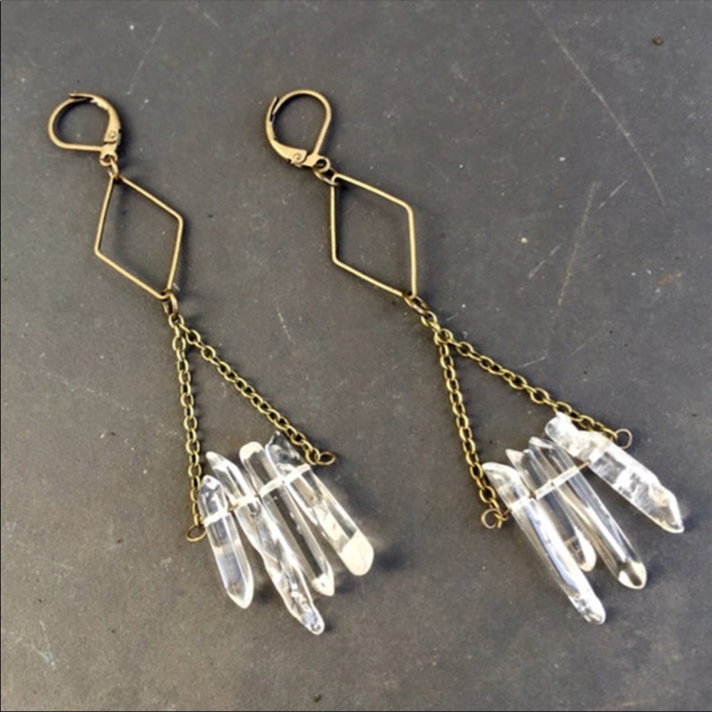 Raw crystal chain drop earrings - Picture 2 of 5